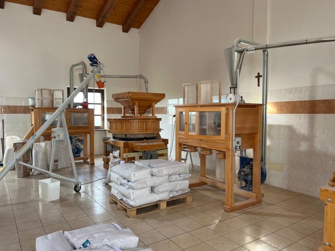 Ghiandaia, flours, Piedmont